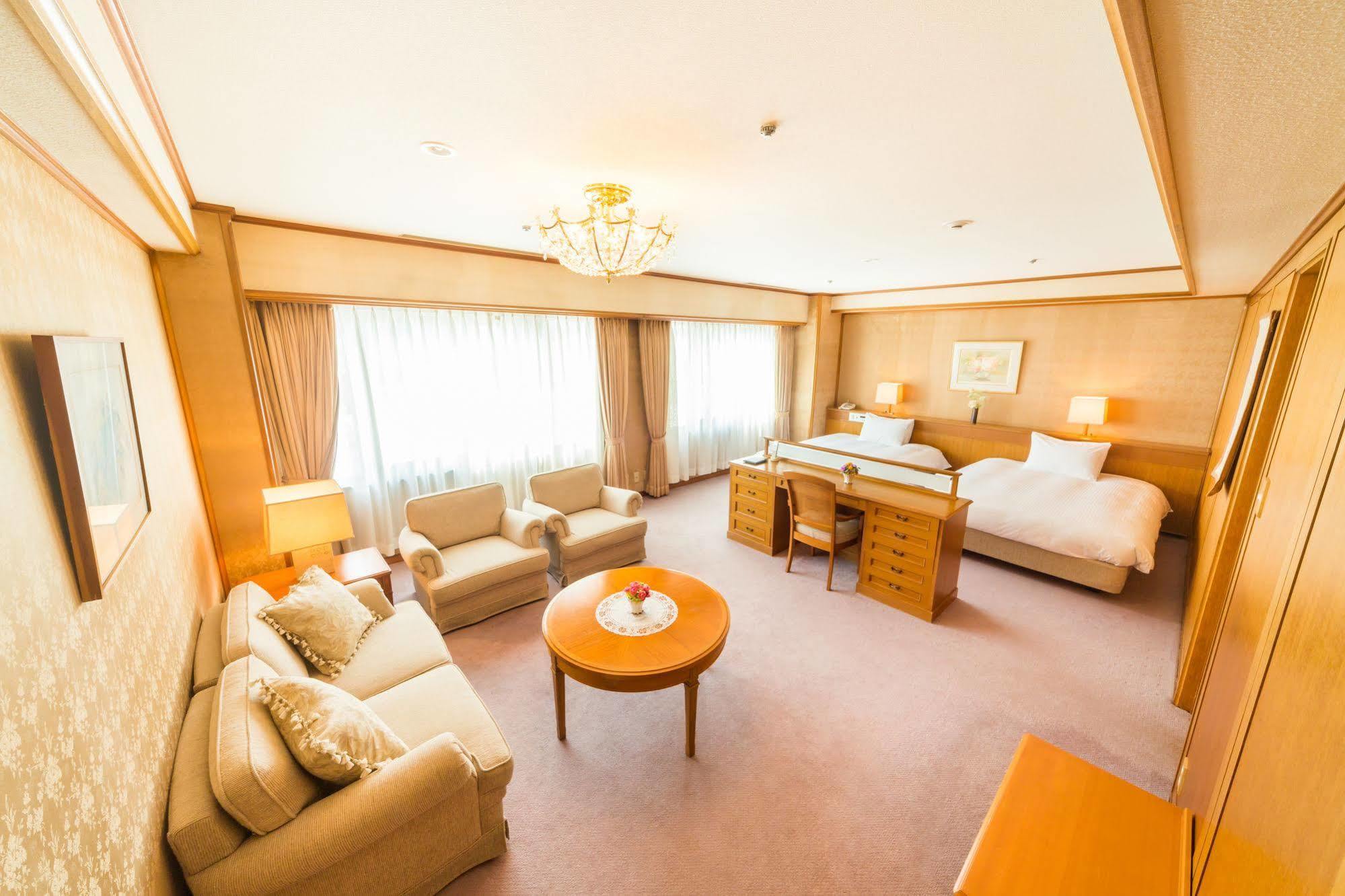The Crown Palais New Hankyu Kochi Eksteriør billede